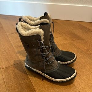 Sorel waterproof boots! New!